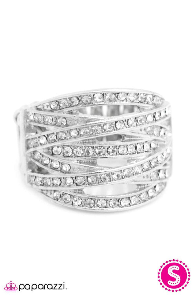 Paparazzi ♥ Richie Rich - White ♥ Ring