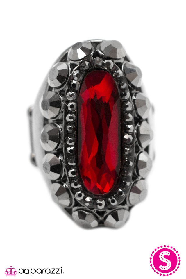 Paparazzi ♥ Its Good to be Queen - Red ♥ Ring