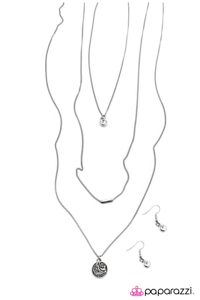 Paparazzi ♥ The Leader Of The Pack - White ♥ Necklace