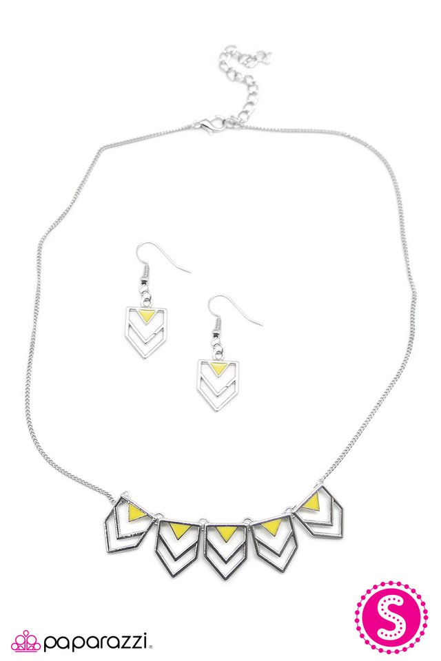 Paparazzi ♥ I Wont Bite - Yellow ♥ Necklace