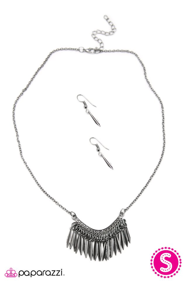 Paparazzi ♥ A Fine Fringe - Black ♥ Necklace