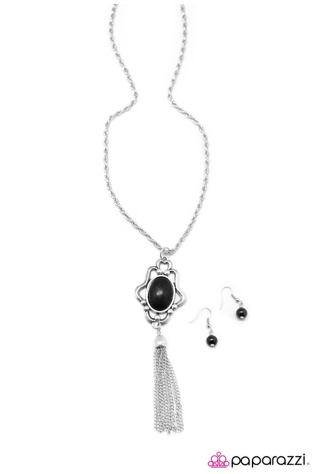 Paparazzi ♥ Southern Living - Black ♥ Necklace