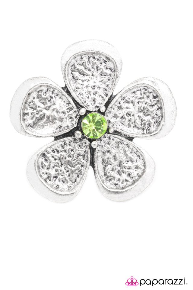 Paparazzi ♥ Better When Im Dancing - Green ♥ Ring