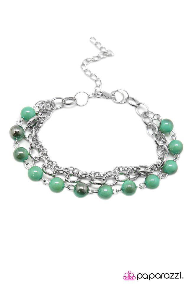 Paparazzi ♥ Fathoms Below - Green ♥ Bracelet