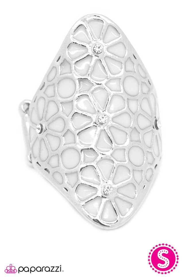 Paparazzi ♥ A Spring Spree - White ♥ Ring