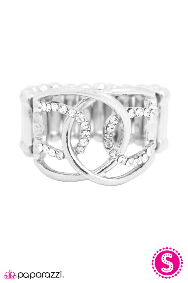 Paparazzi ♥ Get Down Tonight - White ♥ Ring