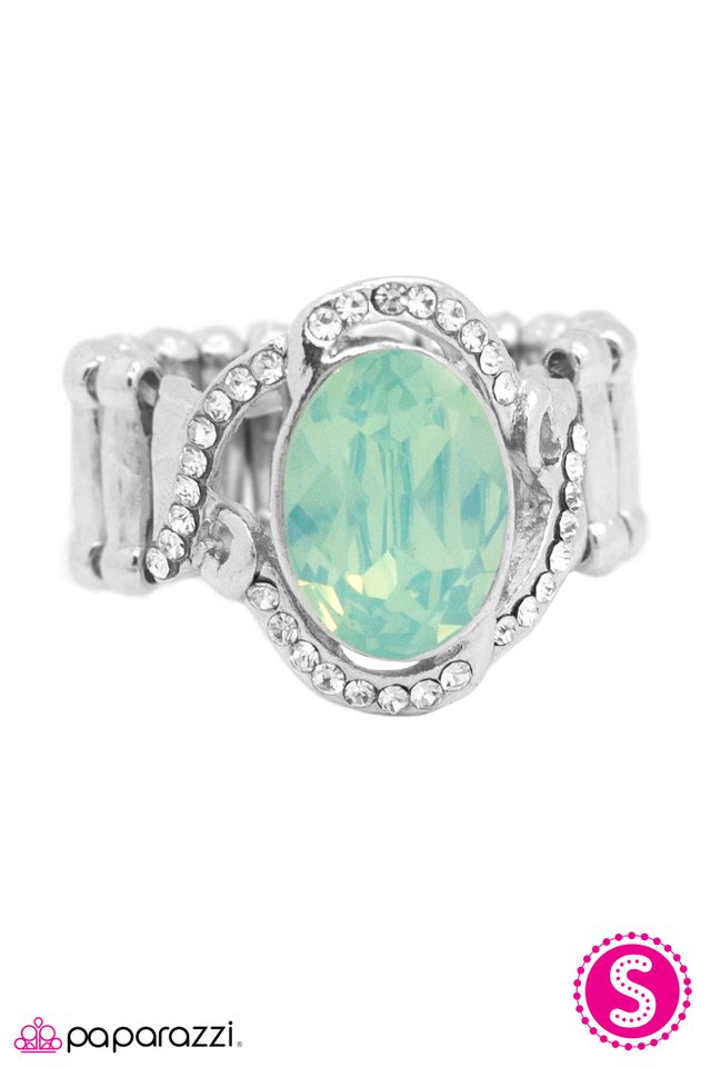Paparazzi ♥ Birthday Girl - Green ♥ Ring