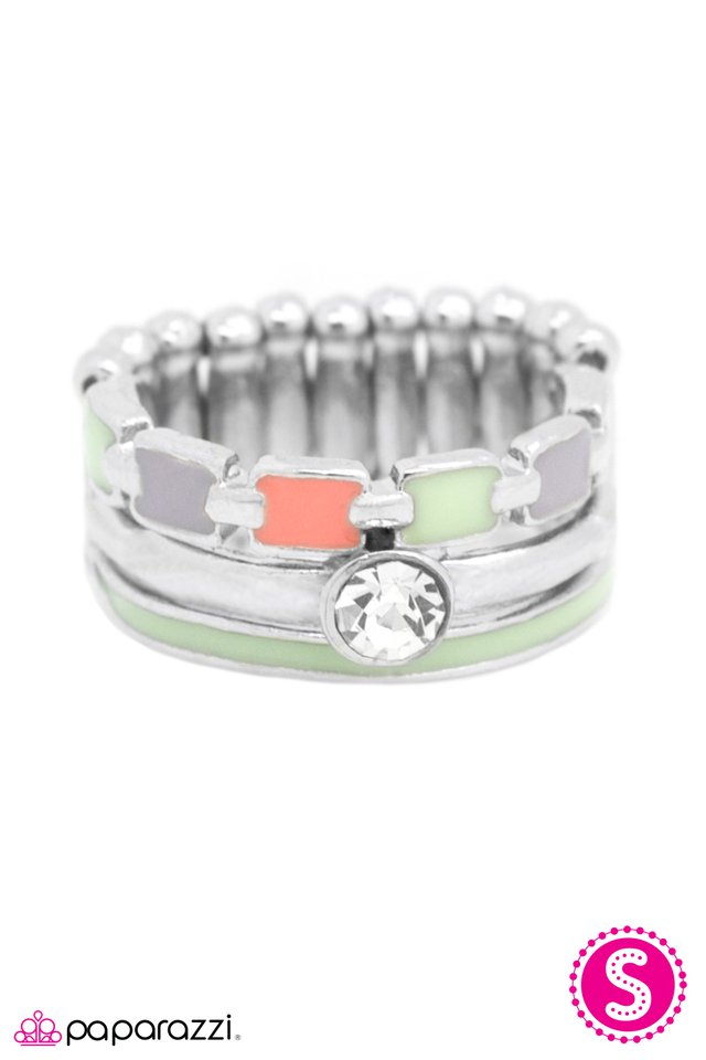 Paparazzi ♥ Stairway To Heaven - Green ♥ Ring