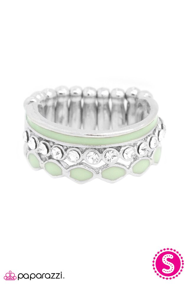 Paparazzi ♥ Fool Me Once... - Green ♥ Ring