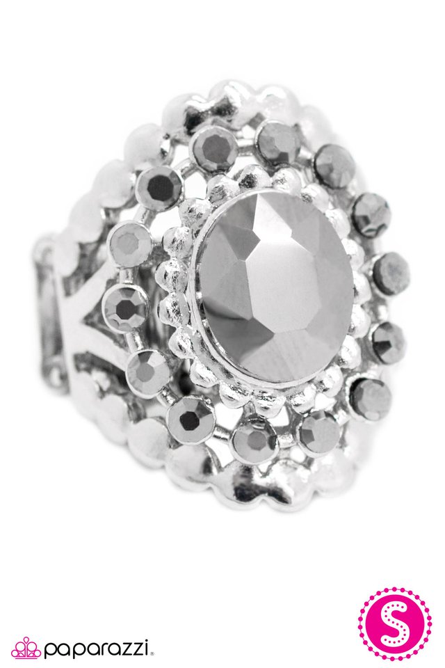 Paparazzi ♥ Queen of The Rock - Silver ♥ Ring