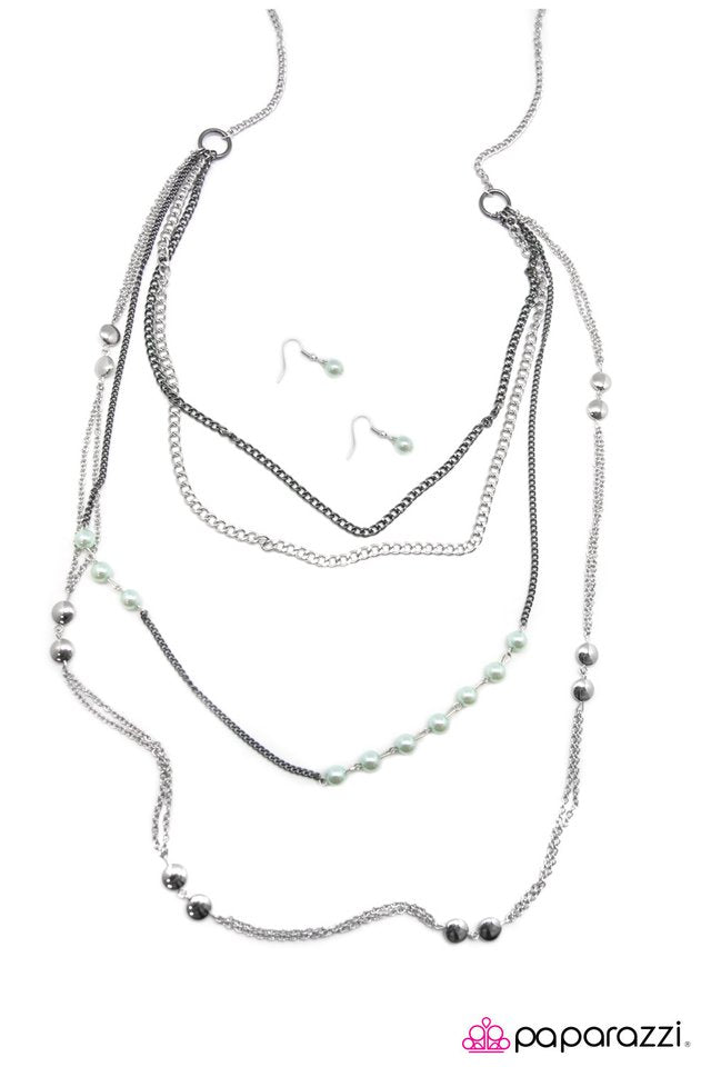 Paparazzi ♥ Endless POSH-ibilities! - Green ♥ Necklace
