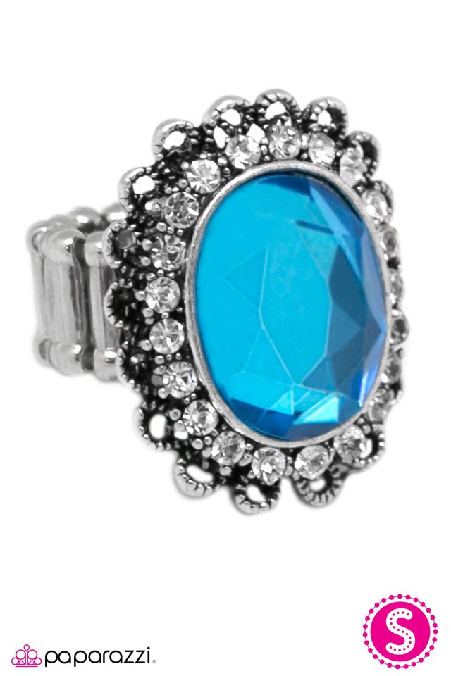 Paparazzi ♥ Queen Of The Castle - Blue ♥ Ring