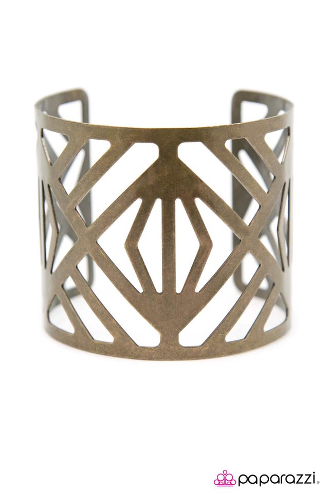 Paparazzi ♥ No Mans Land - Brass ♥ Bracelet