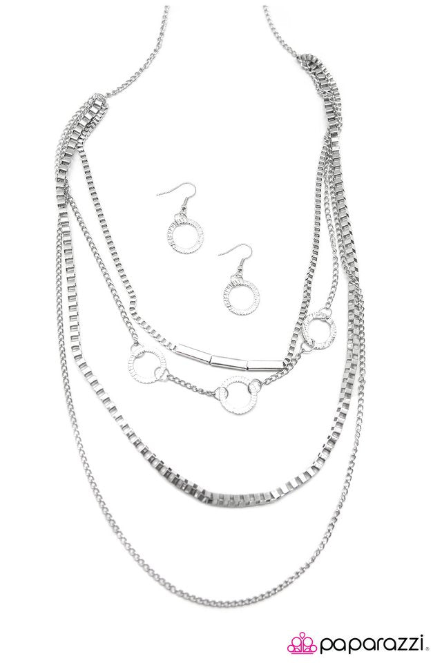 Paparazzi ♥ Go Go Gadget - Silver ♥ Necklace