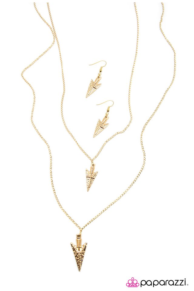 Paparazzi ♥ With Style To SPEAR - Gold ♥ Necklace