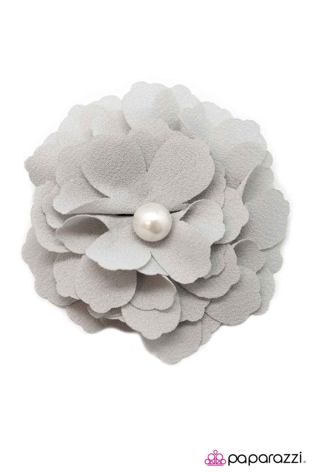 Paparazzi ♥ He Loves Me - Silver ♥ Hair Clip