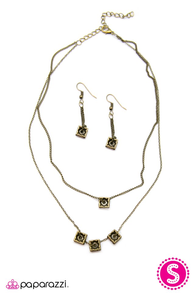 Paparazzi ♥ The Main Attraction - Brass ♥ Necklace