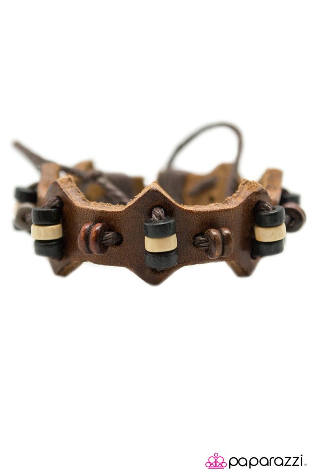 Paparazzi ♥ Surf and Turf - Brown ♥ Bracelet
