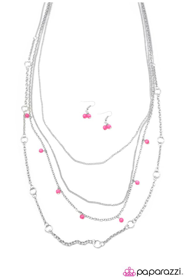 Paparazzi ♥ Do The Locomotion - Pink ♥ Necklace