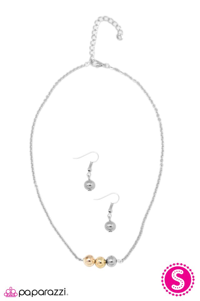 Paparazzi ♥ The TRIO Grande - Silver ♥ Necklace