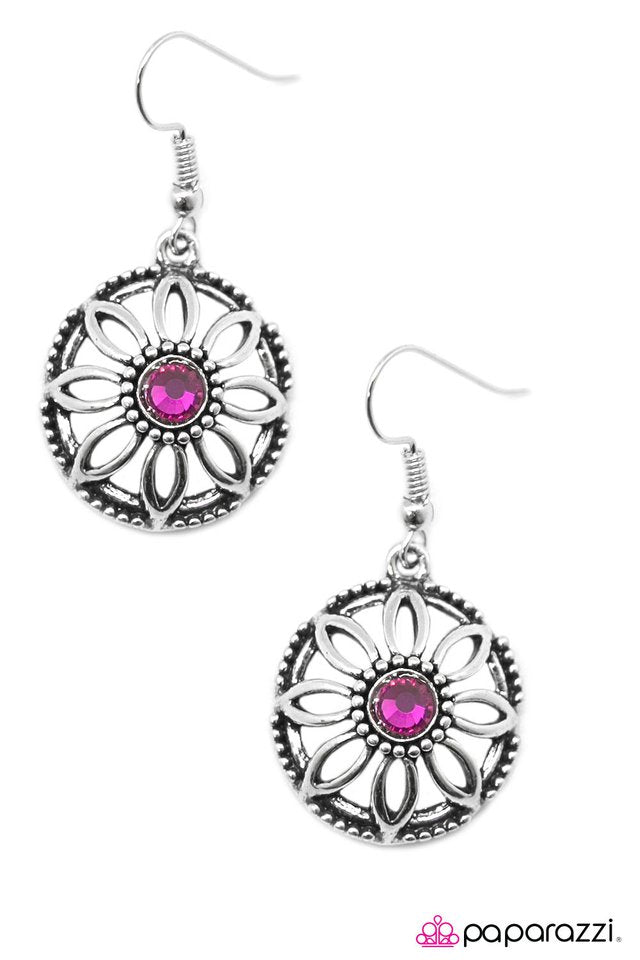 Paparazzi ♥ Treasure Hunt - Pink ♥ Earrings