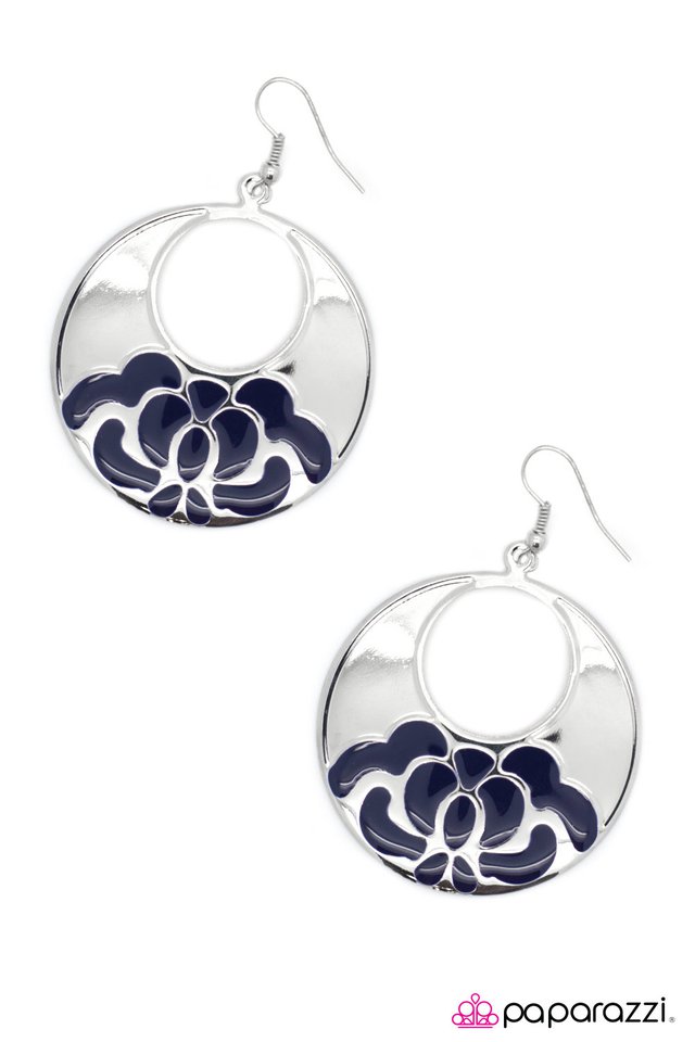 Paparazzi ♥ ISLE Survive - Blue ♥ Earrings