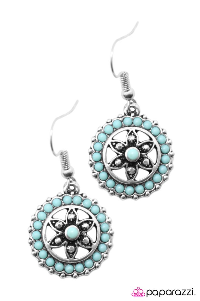 Paparazzi ♥ The Wonder Wheel - Blue ♥ Earrings