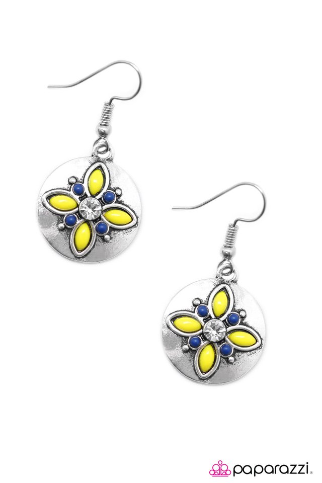 Paparazzi ♥ Stop and Stare - Multi ♥ Earrings