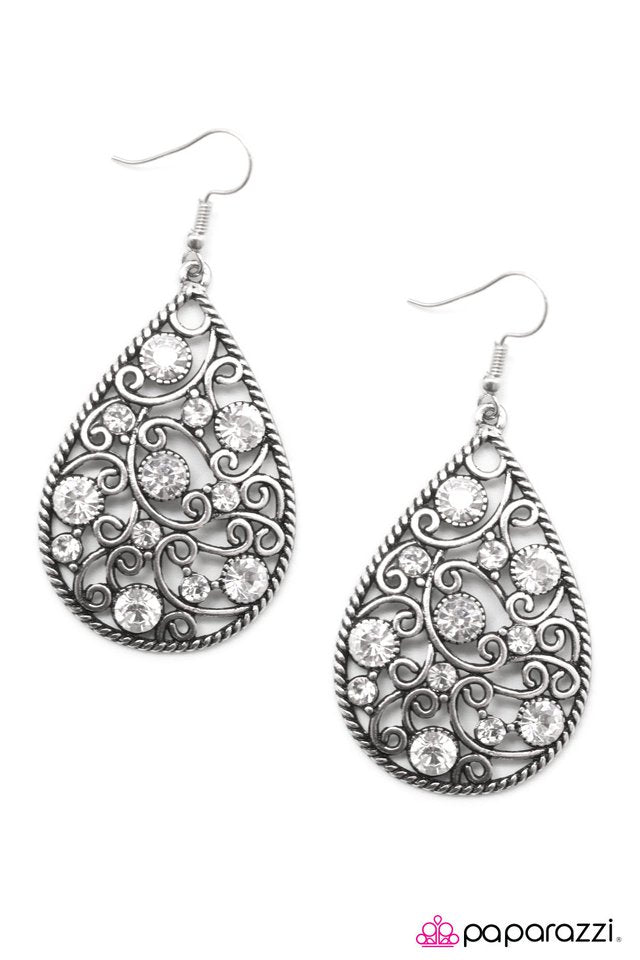 Paparazzi ♥ DEW The Right Thing - White ♥ Earrings