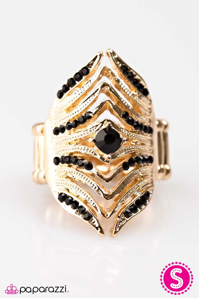 Paparazzi ♥ En Garde - Gold ♥ Ring