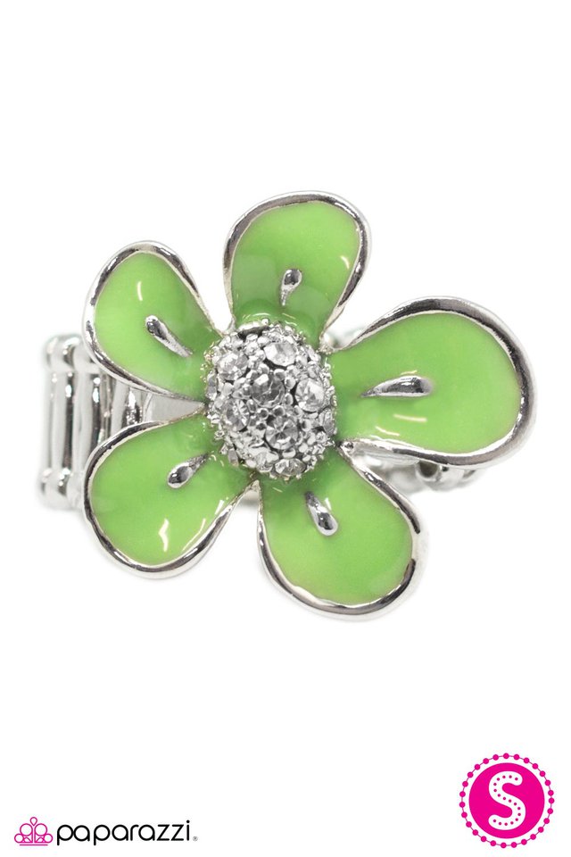 Paparazzi ♥ It Must Be Spring - Green ♥ Ring