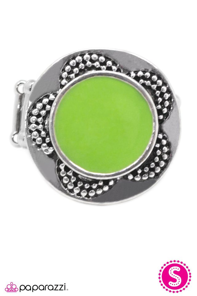 Paparazzi ♥ A Sunny Disposition - Green ♥ Ring