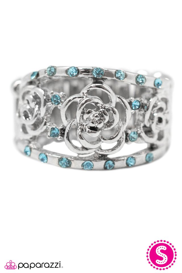 Paparazzi ♥ The Queens Garden - Blue ♥ Ring