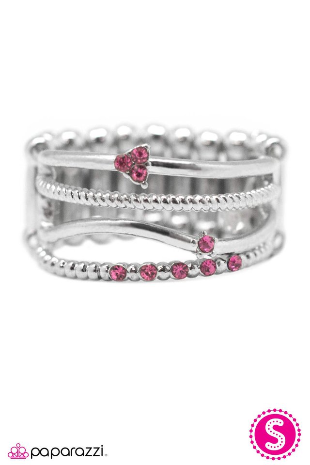 Paparazzi ♥ A Narrow Escape - Pink ♥ Ring