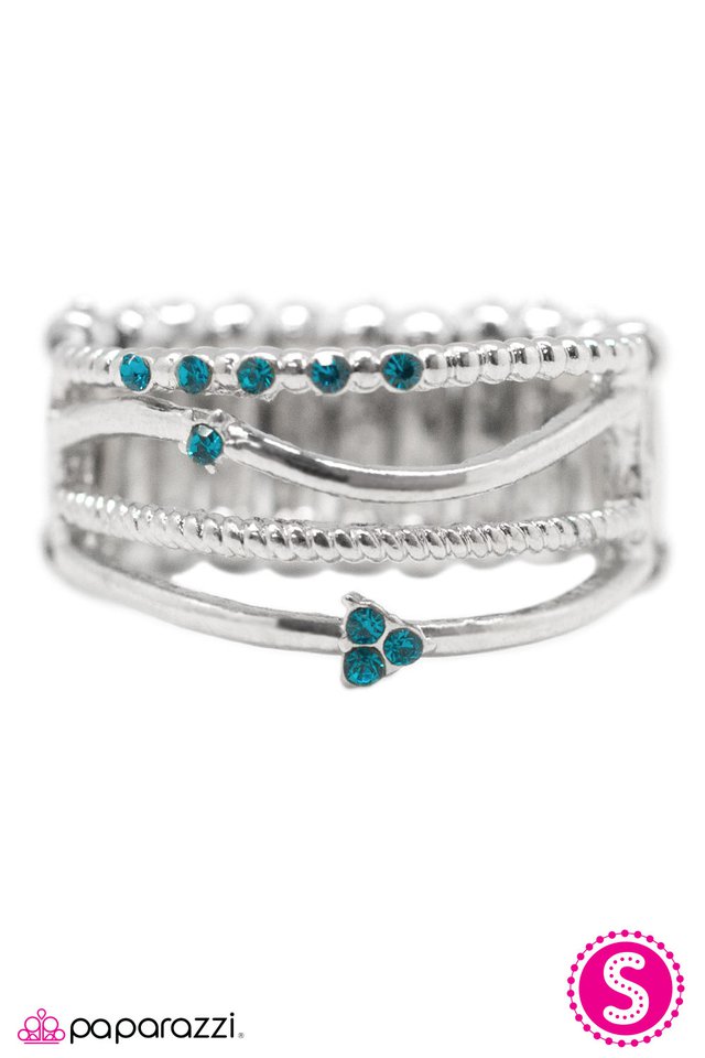 Paparazzi ♥ A Narrow Escape - Blue ♥ Ring