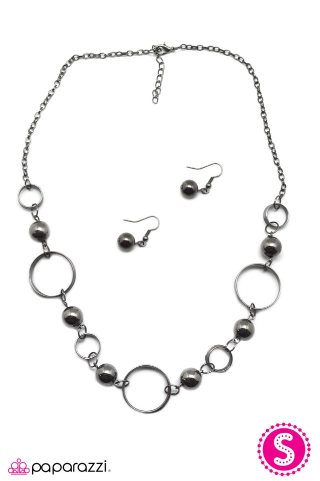 Paparazzi ♥ By Comparison - Black ♥ Necklace
