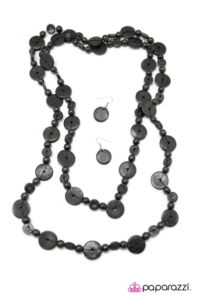 Paparazzi ♥ Into The Woods - Black ♥ Necklace