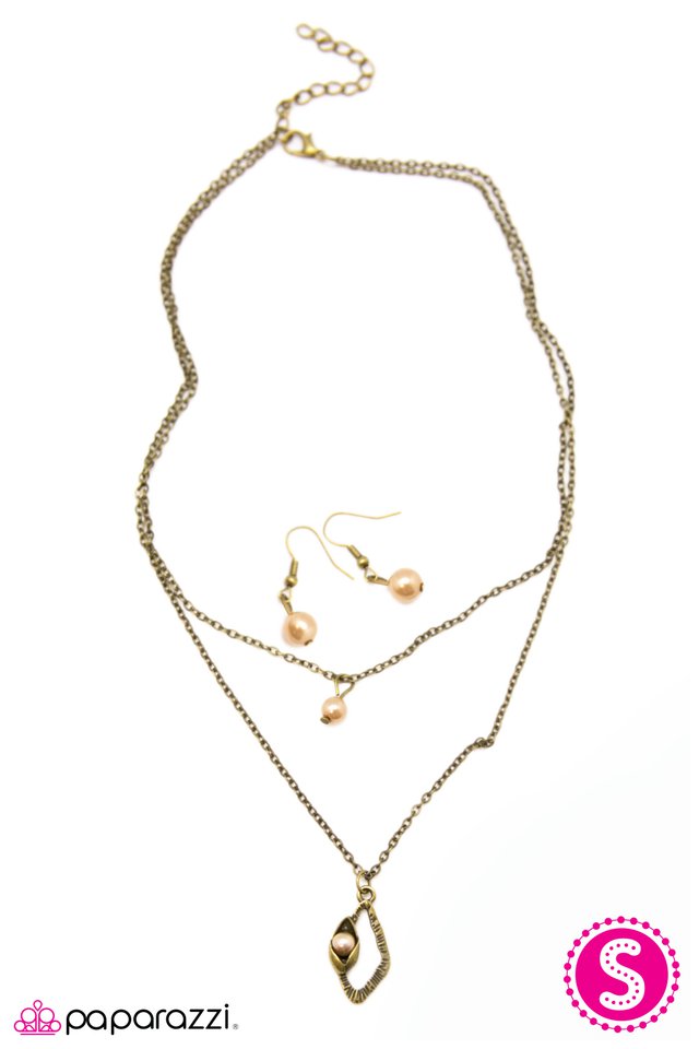 Paparazzi ♥ The Aristocrat - Brass ♥ Necklace
