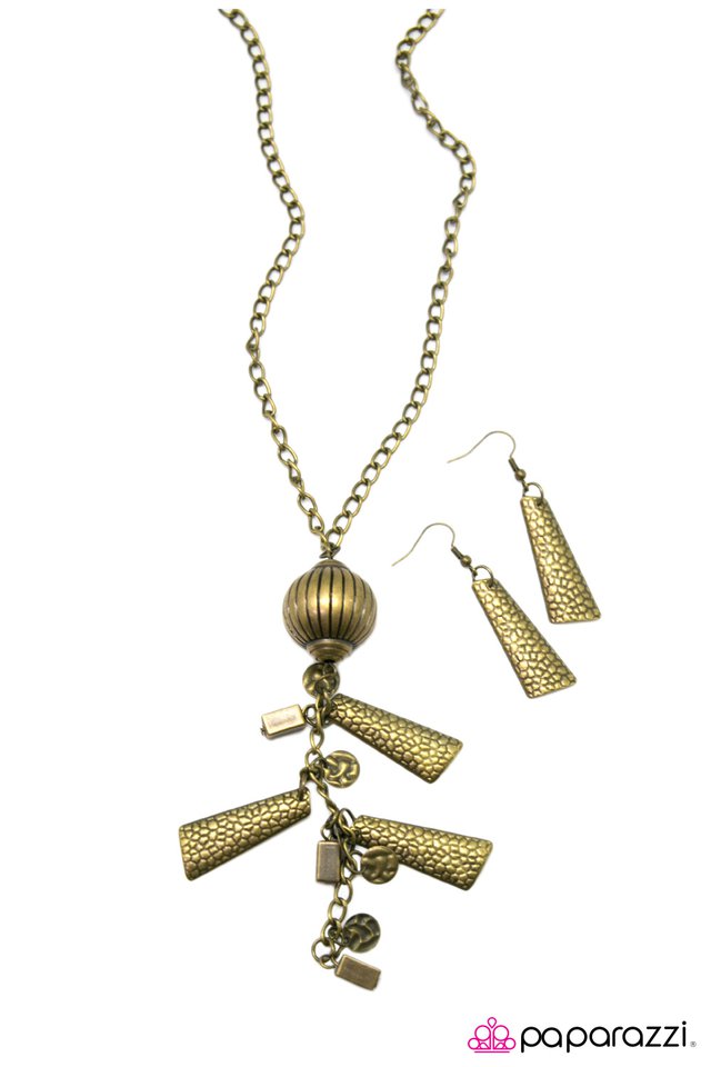 Paparazzi ♥ Gee Whiz - Brass ♥ Necklace