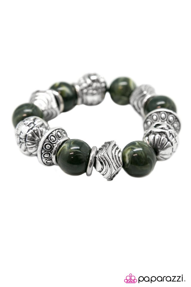 Paparazzi ♥ A Wondrous Place - Green ♥ Bracelet