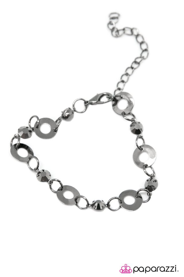 Paparazzi ♥ A Simple Observation - Black ♥ Bracelet