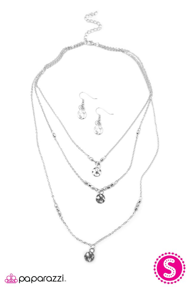 Paparazzi ♥ Every Little Thing She Does Is Magic - Silver ♥ Necklace