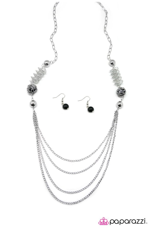Paparazzi ♥ Stretching The Rules - Black ♥ Necklace