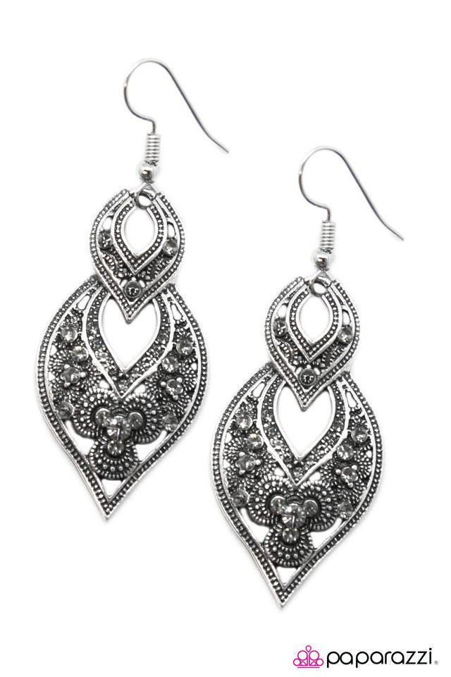 Paparazzi ♥ Casino Royale - Silver ♥ Earrings