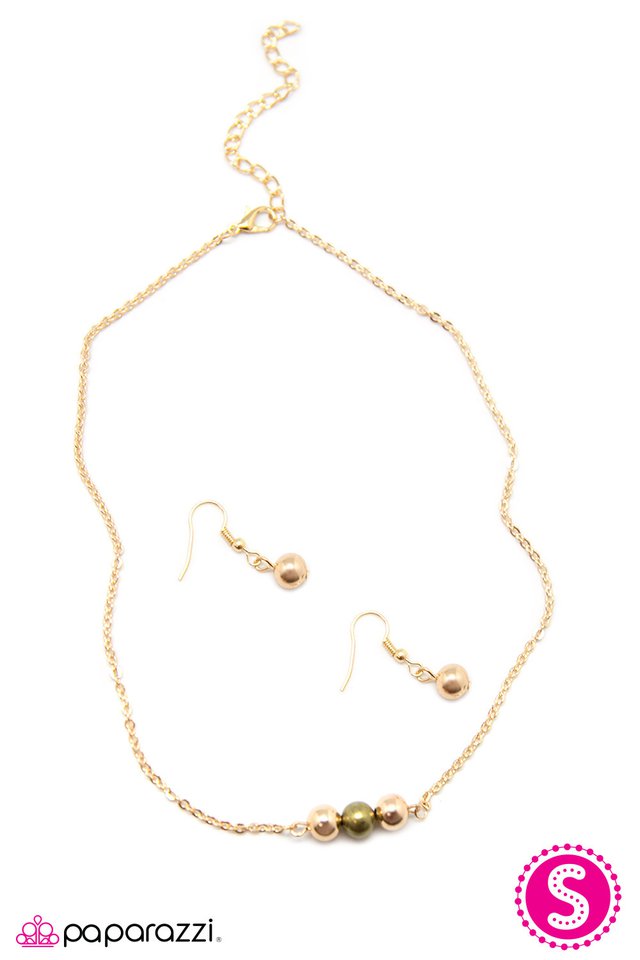 Paparazzi ♥ The TRIO Grande - Gold ♥ Necklace