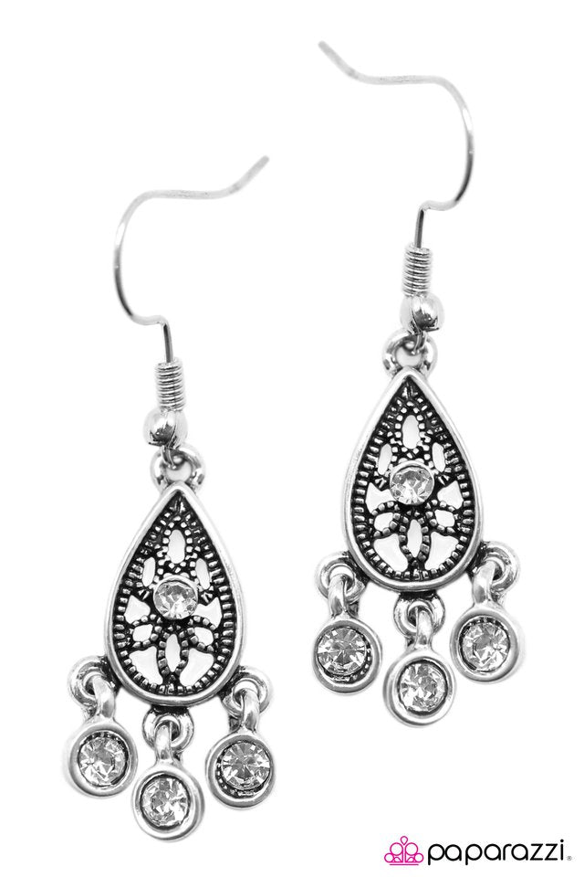 Paparazzi ♥ BEAM All You Can BEAM - White ♥ Earrings