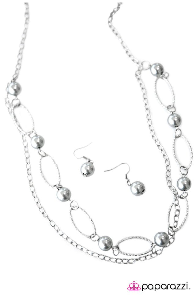 Paparazzi ♥ Season Finale - Silver ♥ Necklace