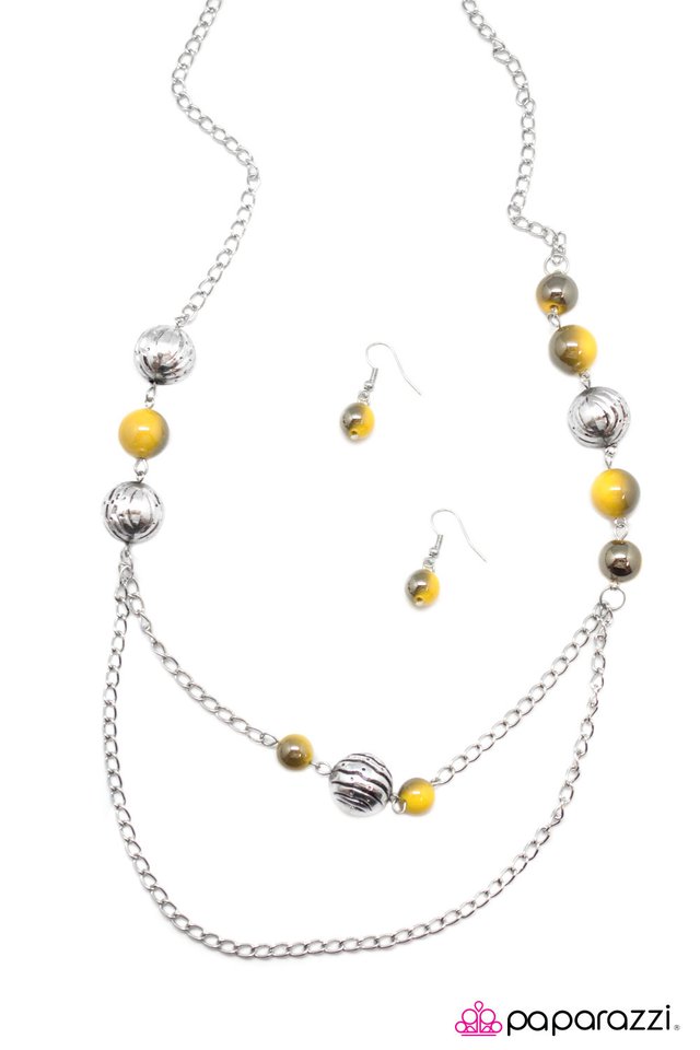Paparazzi ♥ Right On Time - Yellow ♥ Necklace