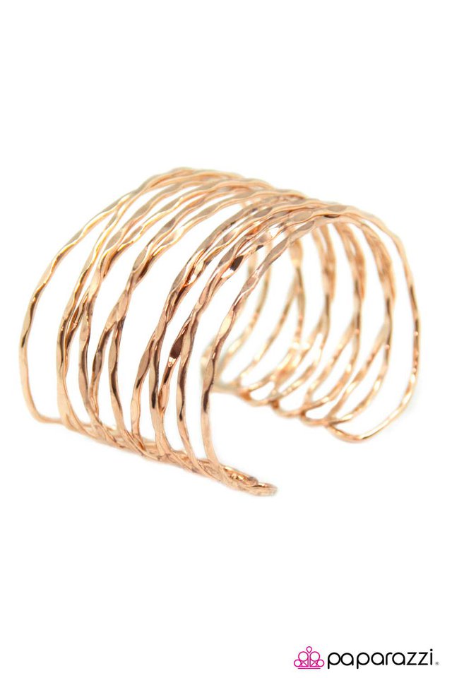 Paparazzi ♥ Do I Ever Cross Your Mind? - Gold ♥ Bracelet