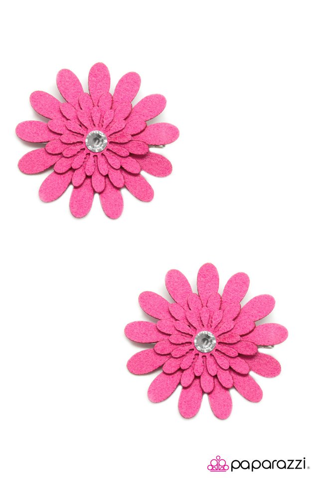 Paparazzi ♥ Petal Pusher - Pink ♥ Hair Clip